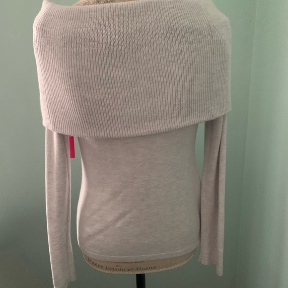 Lilly Pulitzer NWT! Christin Off-The-Shoulder Sweater - Picture 3 of 7